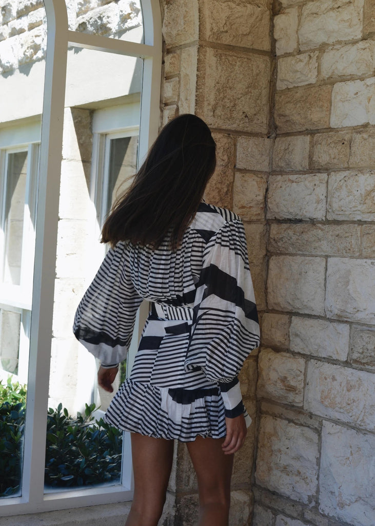 Seeing stars black and white dress